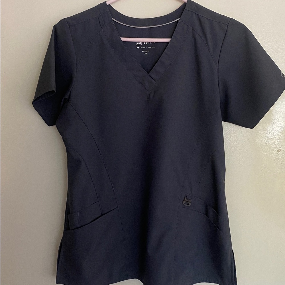Wonder Wink W123 4-Pocket Stylized V-Neck Top in Pewter